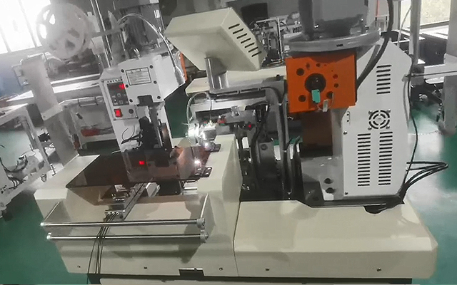 全自動(dòng)穿膠殼機(jī)