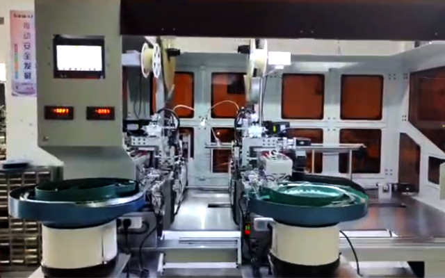 全自動(dòng)高速雙頭穿殼機(jī)