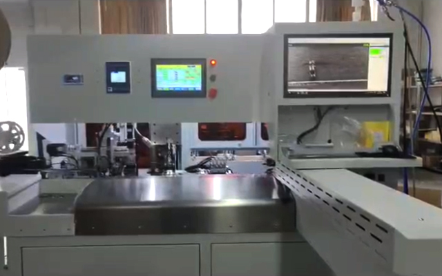 全自動(dòng)高速單頭沾錫穿殼機(jī)